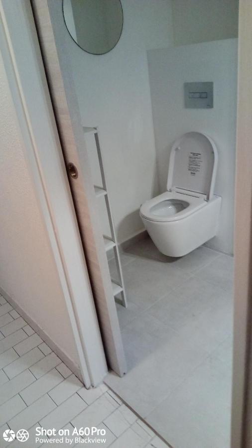 Appartement Au Meublé des Roches à Saint-Gilles Les Bains Extérieur photo