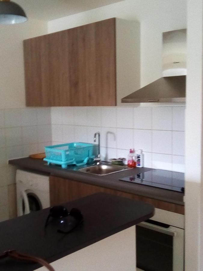 Appartement Au Meublé des Roches à Saint-Gilles Les Bains Extérieur photo